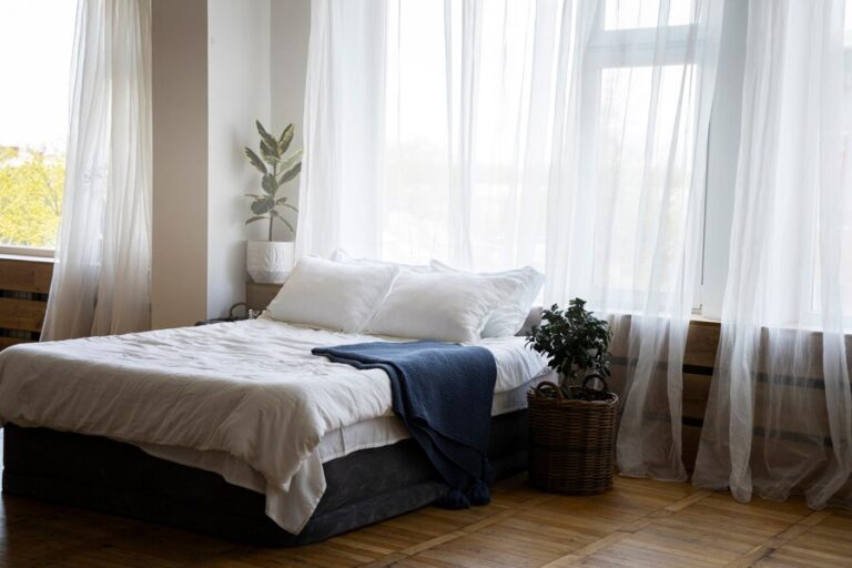 bedroom-decor-with-potted-plants_23-2149428016