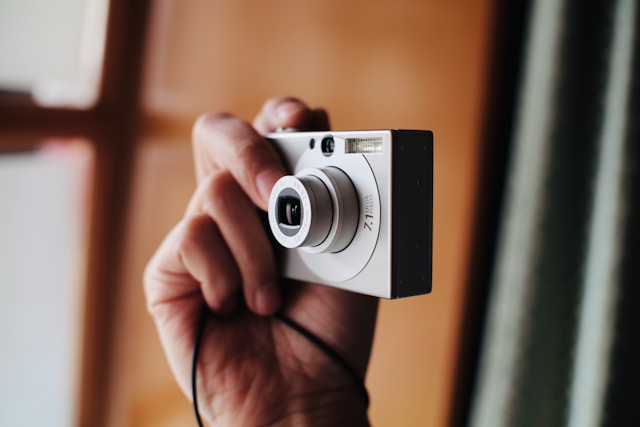 peng-originals-2VbKwBIe69w-unsplash